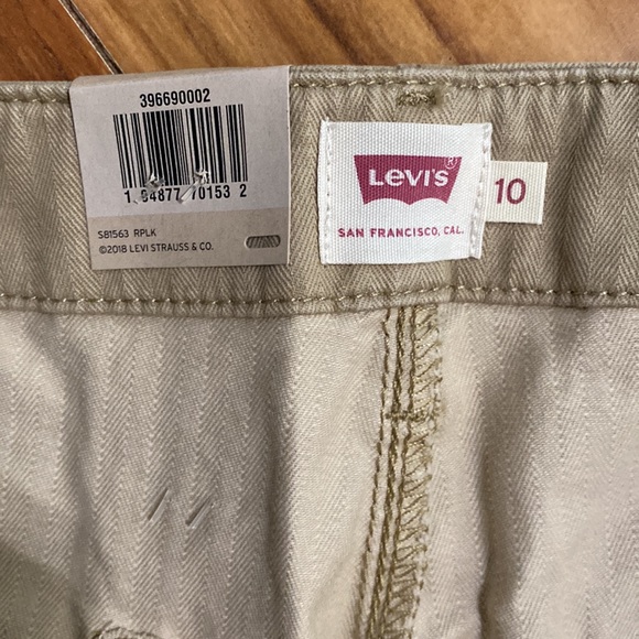 Levi’s Classic Chino khakis, NWT. Size 10. - Picture 4 of 10
